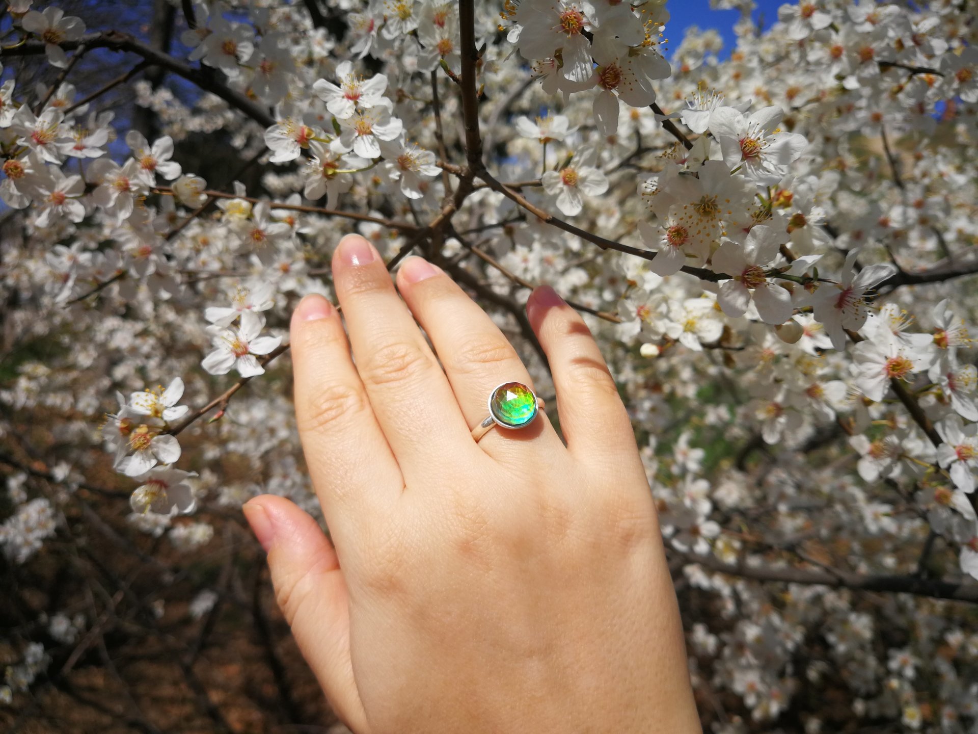 Chalice of Life - Mood Ring - 10 mm - Sterling Silver 925 (pure or gold plated) - AAA Crystal Quartz faceted