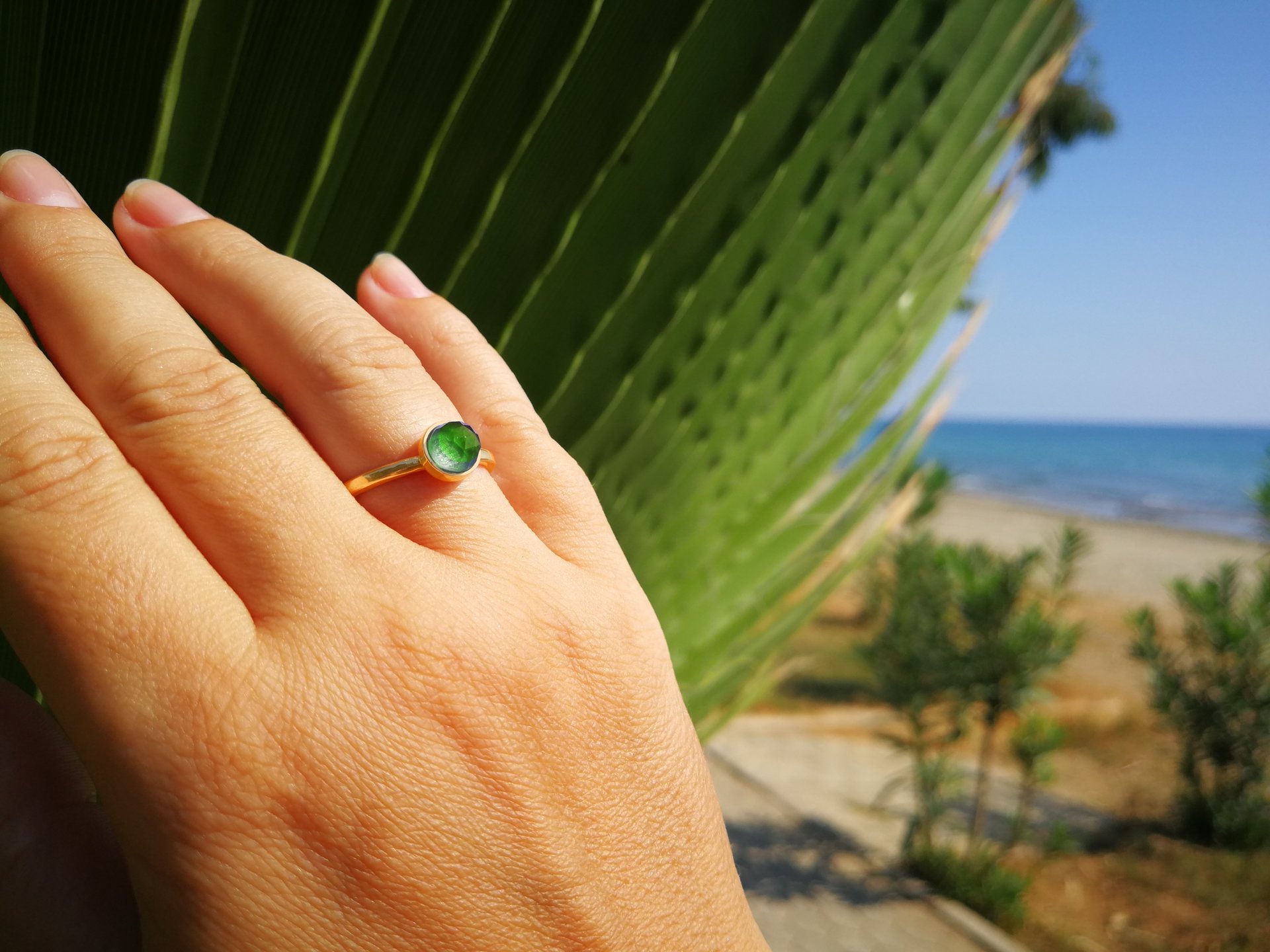 Blush of Attraction - Mood Ring - 6 mm - Gold Plated Sterling Silver 925 - AAA Crystal Quartz