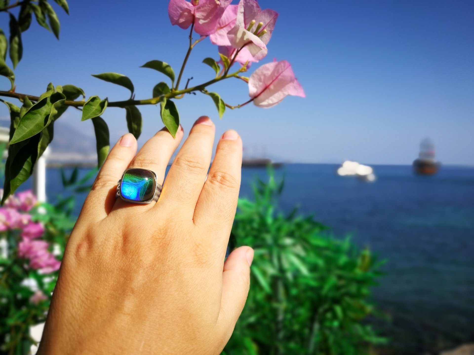 Northern Lights - Mood Ring - 15 mm - Sterling Silver 925 - AAA Crystal Quartz