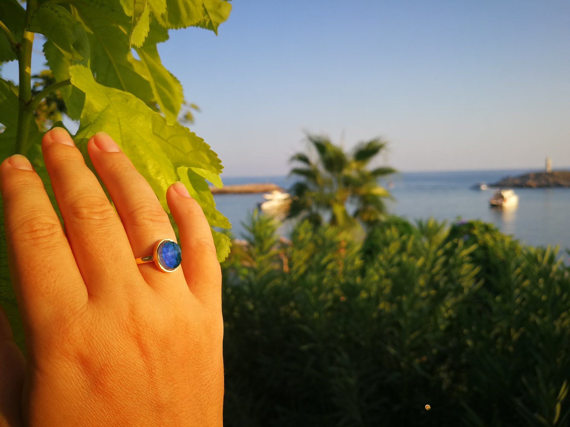 Essence of Enchantment - Mood Ring - 11x9 mm - 24k Gold Plated Sterling Silver 925 - AAA Topaz