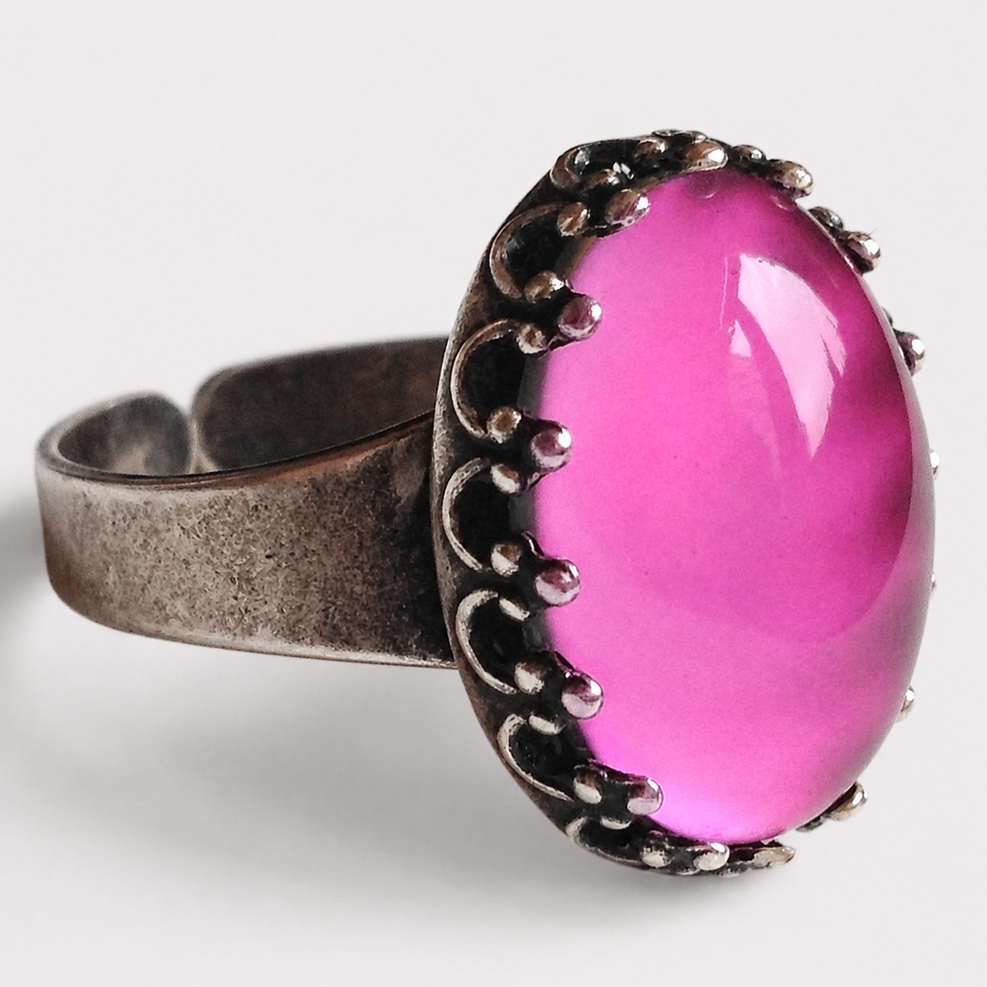 Noble Ascension - Mood Ring - Adjustable - 18x13 mm - Brass