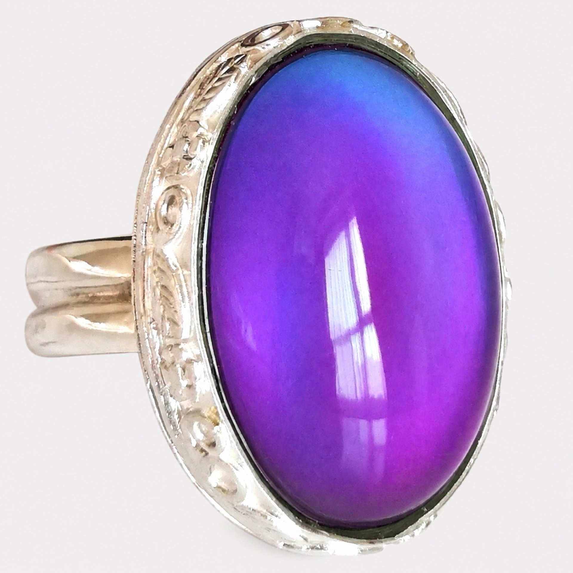 Queen of Avalon - Mood Ring - 25x18 mm - Sterling Silver 925
