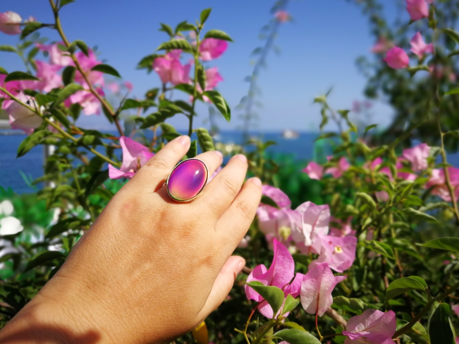 Silver Mirror of Beauty - Mood Ring - 30x20 mm - Sterling Silver 925