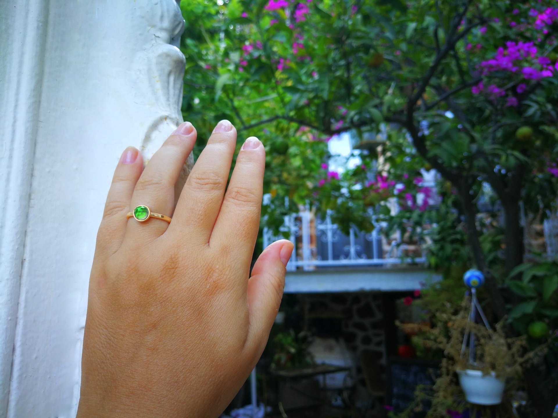 Blush of Attraction - Mood Ring - 6 mm - Gold Plated Sterling Silver 925 - AAA Crystal Quartz