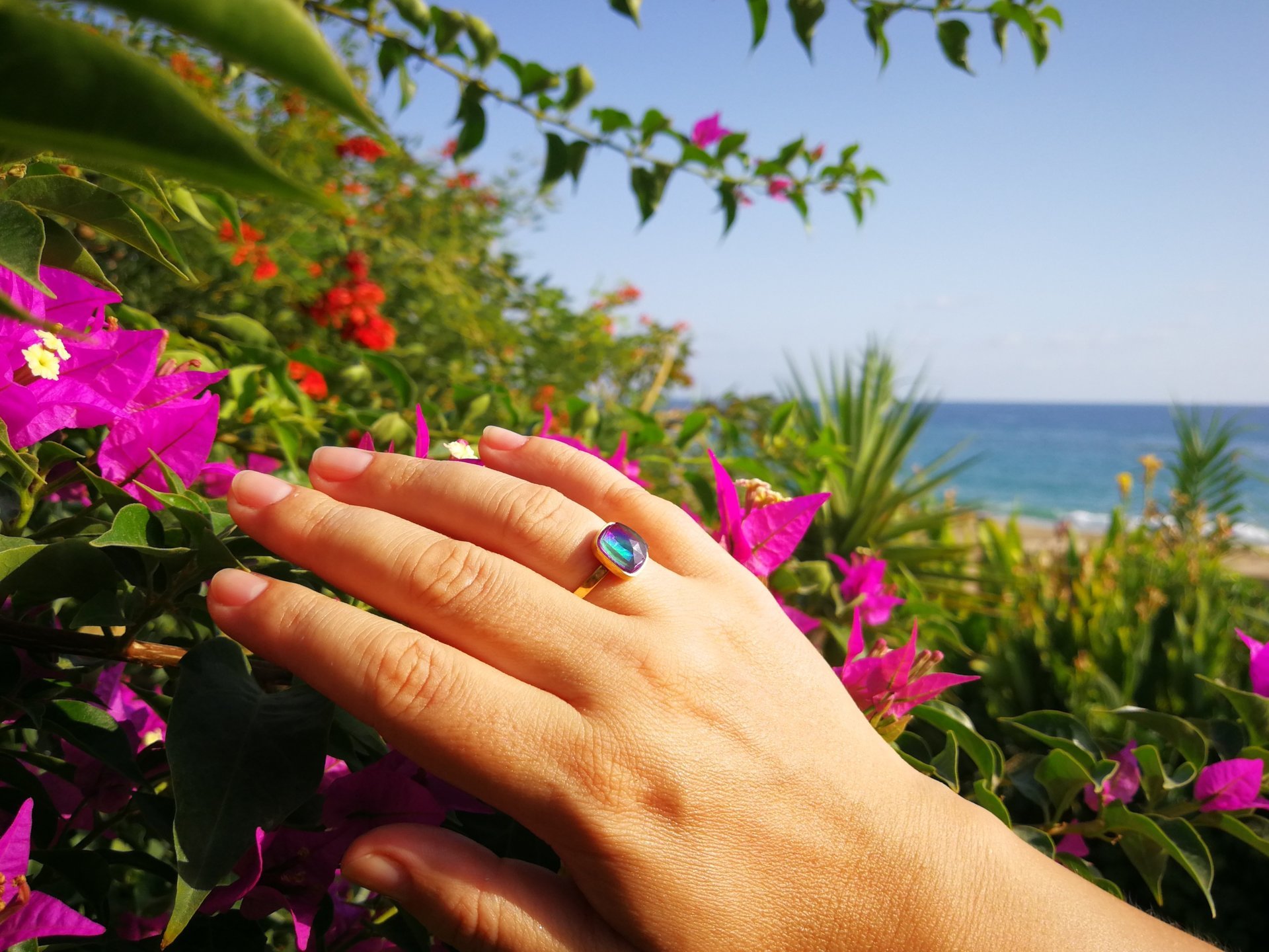 Duchess of the Fire Heart - Mood Ring - 9x7 mm - 24k Gold Plated Sterling Silver 925 - AAA Topaz