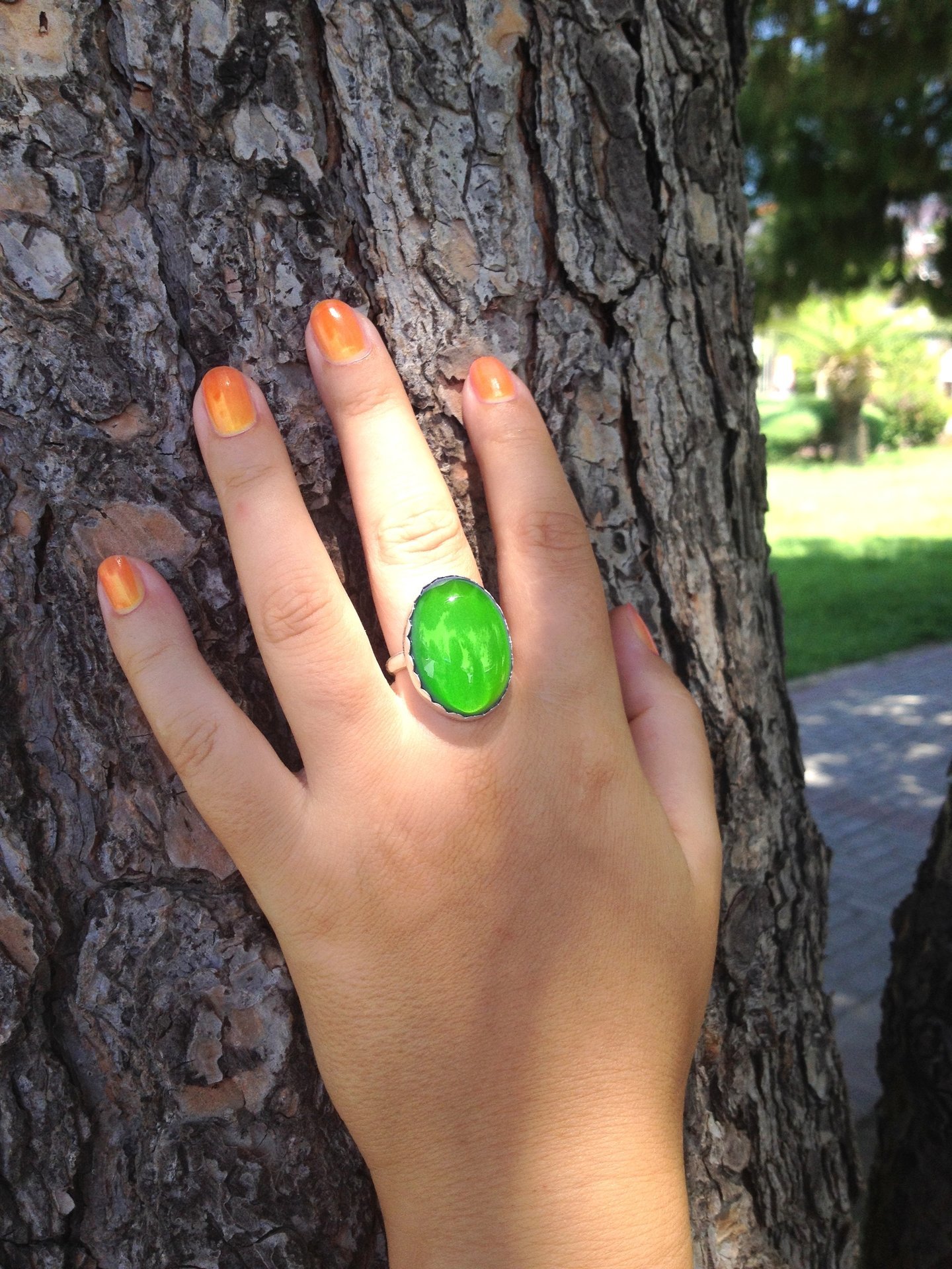 Queen of Colors - Mood Ring - 25x18 mm - Sterling Silver 925