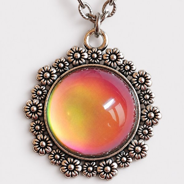Secret Queen of Flowers - Mood Necklace - 20 mm - Brass